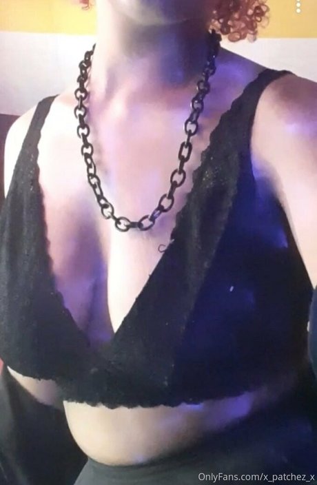 Naakte gelekte OnlyFans-foto van Hollyleafz