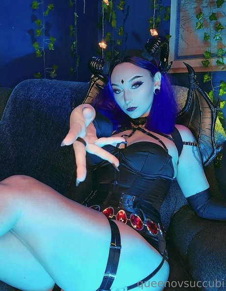 Naakte gelekte OnlyFans-foto van Sinfulsirenfree