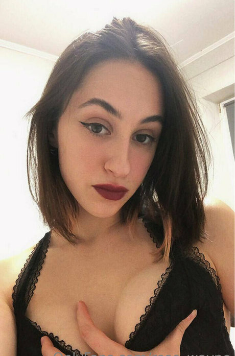 Naakte gelekte OnlyFans-foto van Rosewayne