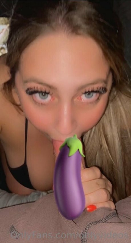 Naakte gelekte OnlyFans-foto van Onlyvideos
