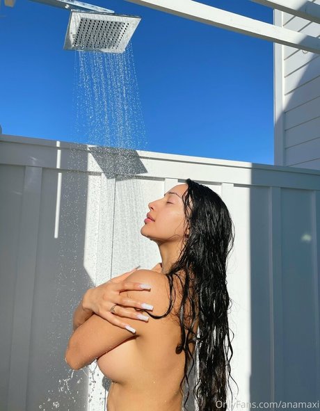 Naakte gelekte OnlyFans-foto van Anamaxi