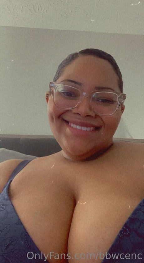 Naakte gelekte OnlyFans-foto van Bbwcenc