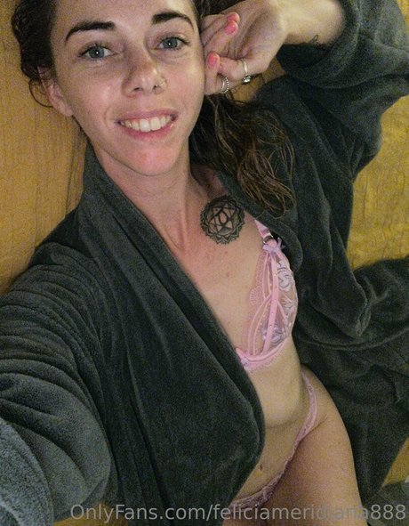 Naakte gelekte OnlyFans-foto van Feliciameridiana888