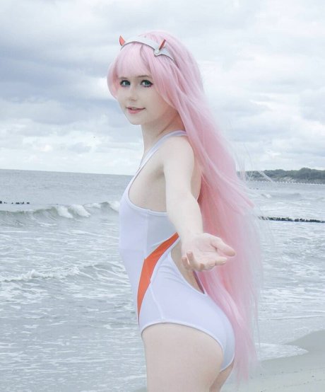 Naakte gelekte OnlyFans-foto van Asainoshi