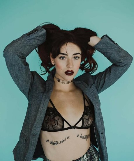 Naakte gelekte OnlyFans-foto van Bernadineelizabeth