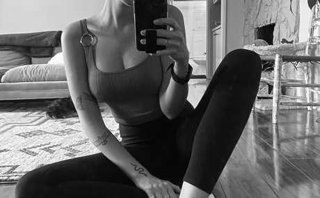 Naakte gelekte OnlyFans-foto van Presssme