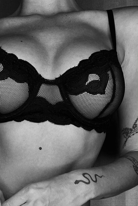 Naakte gelekte OnlyFans-foto van Presssme