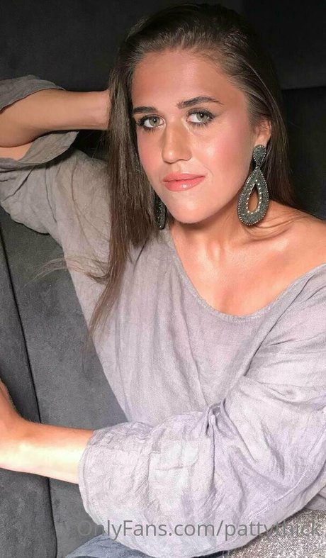 Naakte gelekte OnlyFans-foto van Puffmommyxxx