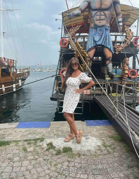 Naakte gelekte OnlyFans-foto van Puffmommyxxx