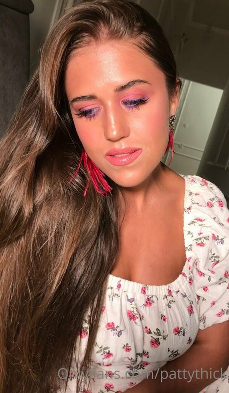Naakte gelekte OnlyFans-foto van Puffmommyxxx
