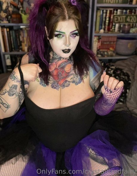 Naakte gelekte OnlyFans-foto van Crystallizedfairy