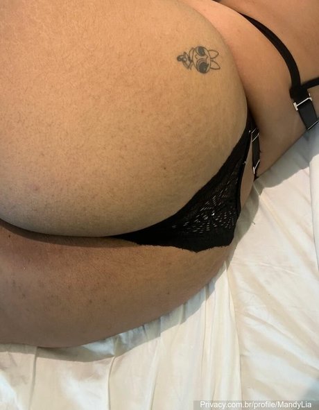 Naakte gelekte OnlyFans-foto van Mandy Lia