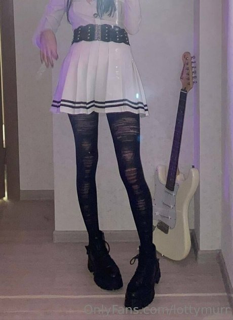 Naakte gelekte OnlyFans-foto van Lottymurr