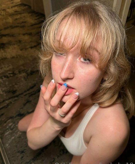 Naakte gelekte OnlyFans-foto van Brebaby18