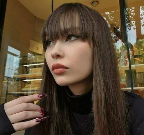 Naakte gelekte OnlyFans-foto van Virginiaprincess