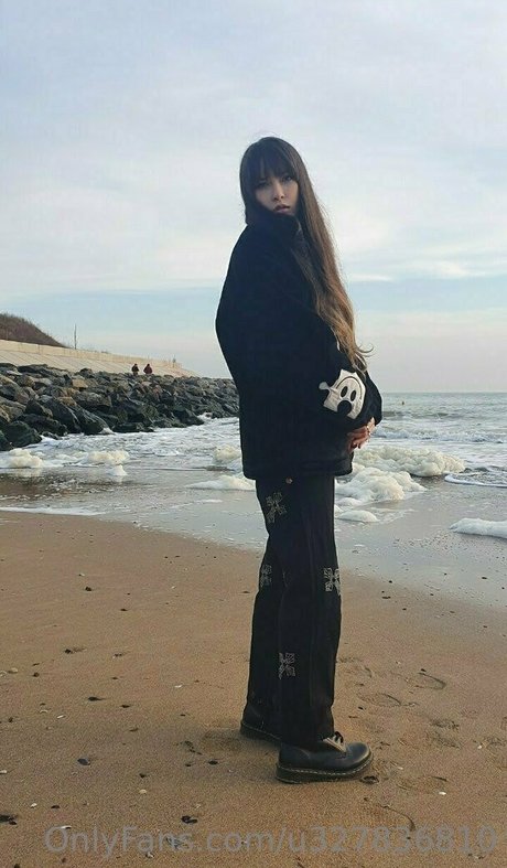 Naakte gelekte OnlyFans-foto van Virginiaprincess