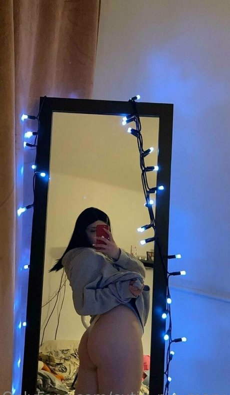 Naakte gelekte OnlyFans-foto van Cutiepiemary