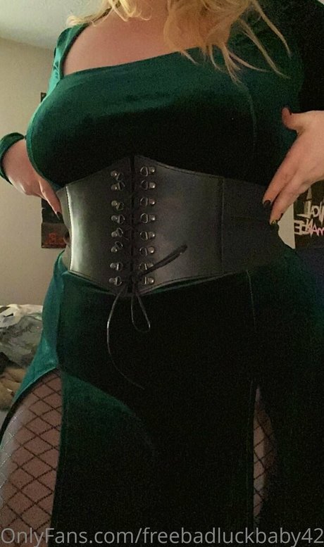 Naakte gelekte OnlyFans-foto van Freebadluckbaby420