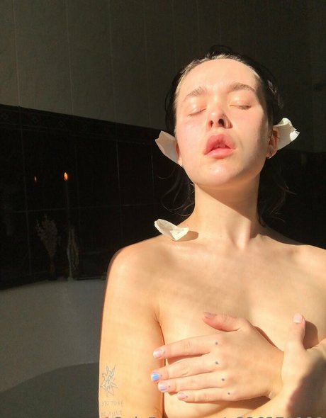 Naakte gelekte OnlyFans-foto van Katanamiko