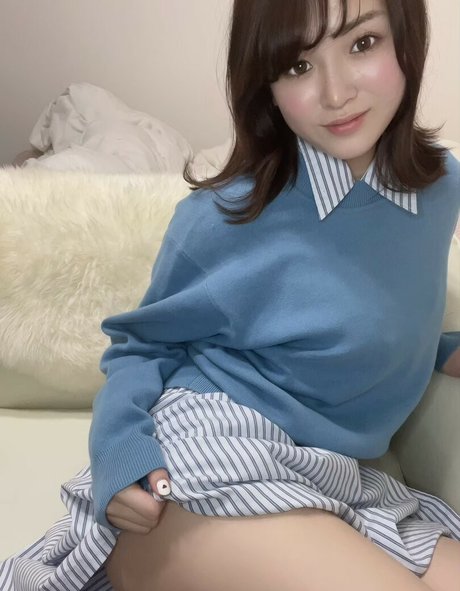 Naakte gelekte OnlyFans-foto van Minami3s