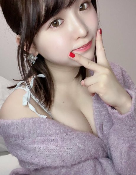 Naakte gelekte OnlyFans-foto van Minami3s