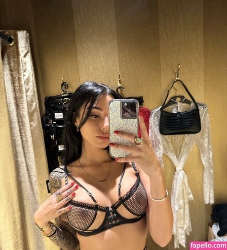 Naakte gelekte OnlyFans-foto van Notyns