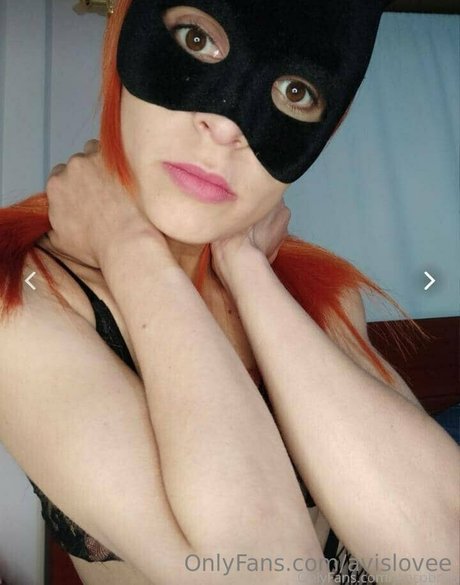 Naakte gelekte OnlyFans-foto van Avislovee