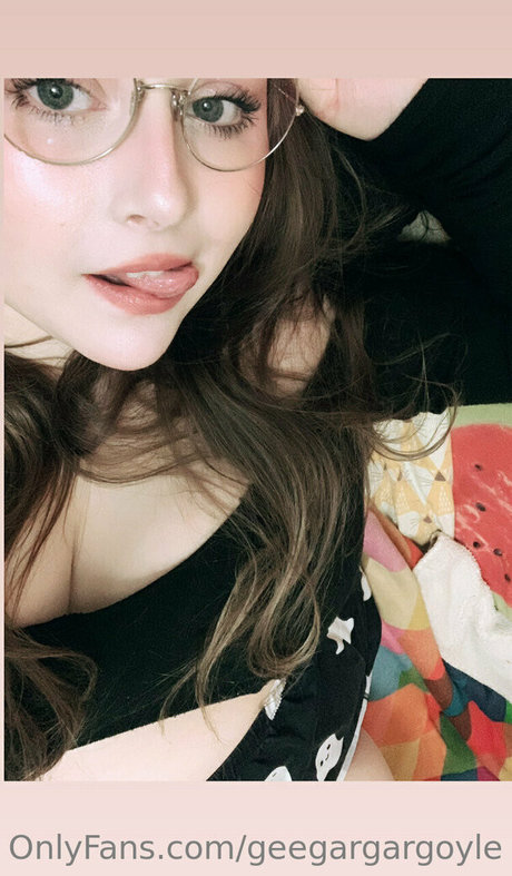 Naakte gelekte OnlyFans-foto van Geegargargoyle