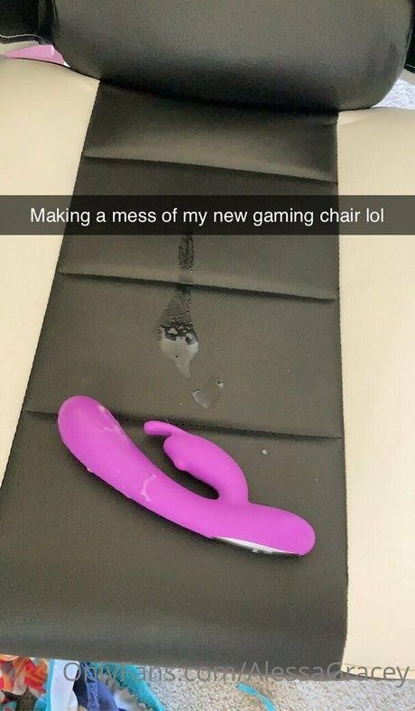 Naakte gelekte OnlyFans-foto van Alessagracey