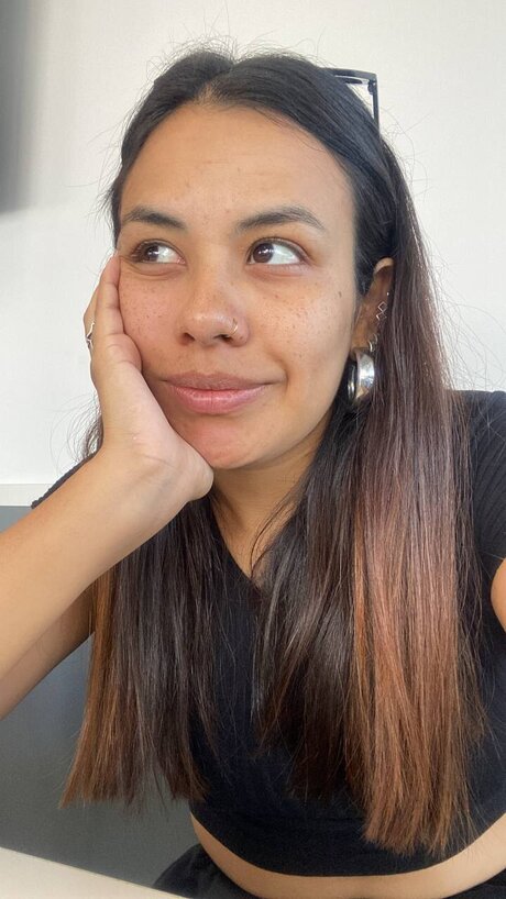 Naakte gelekte OnlyFans-foto van Sofiblossomm
