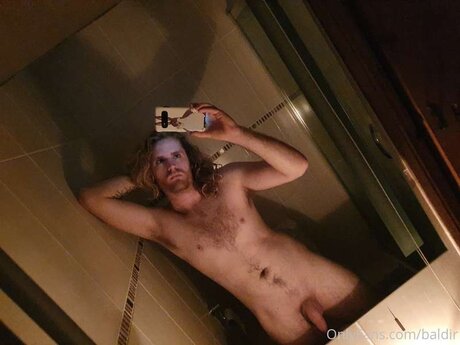 Naakte gelekte OnlyFans-foto van Baldir