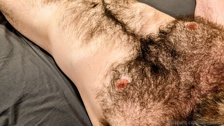 Naakte gelekte OnlyFans-foto van Alfredshoe