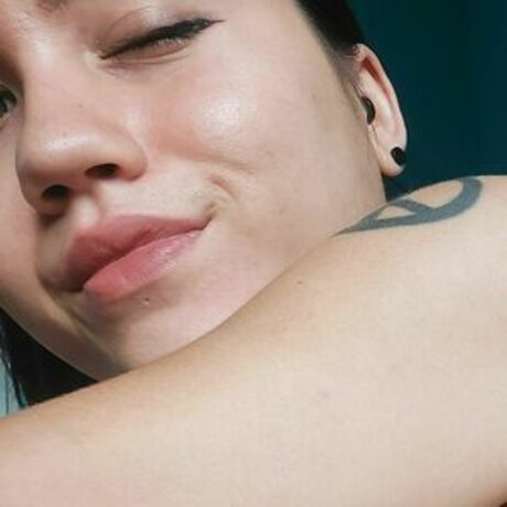 Naakte gelekte OnlyFans-foto van Nadanessah