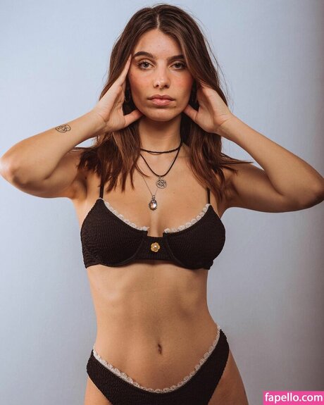 Naakte gelekte OnlyFans-foto van Carolina Afonso