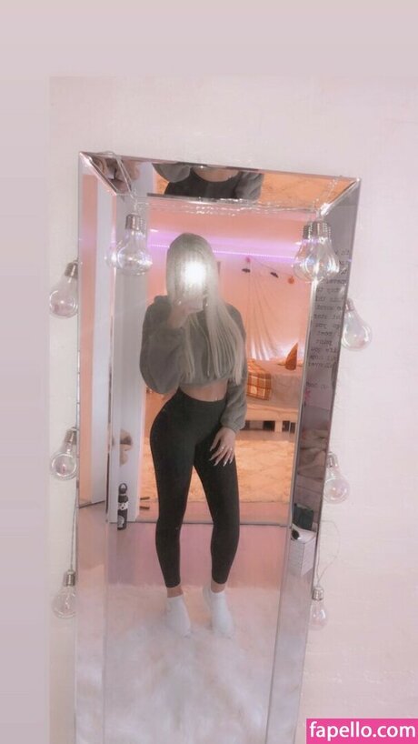 Naakte gelekte OnlyFans-foto van Nikkidalessandro22
