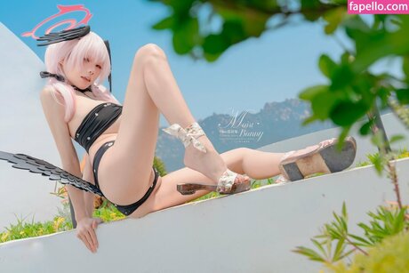 Naakte gelekte OnlyFans-foto van Moist Bunny