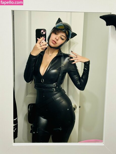 Naakte gelekte OnlyFans-foto van Snarky Jay Cosplay