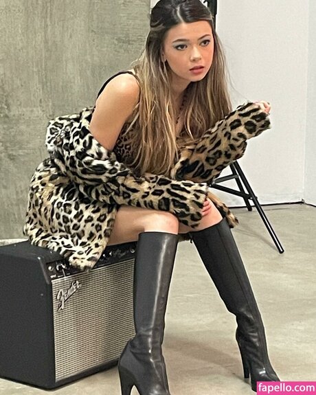 Naakte gelekte OnlyFans-foto van Nikki Hahn