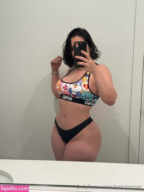 Naakte gelekte OnlyFans-foto van Helddy Hemer