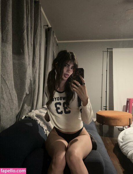 Naakte gelekte OnlyFans-foto van Rawrreexd