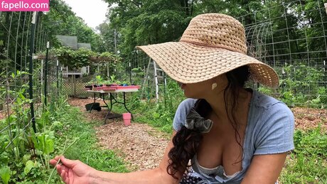 Naakte gelekte OnlyFans-foto van Getting Grounded With Jenna
