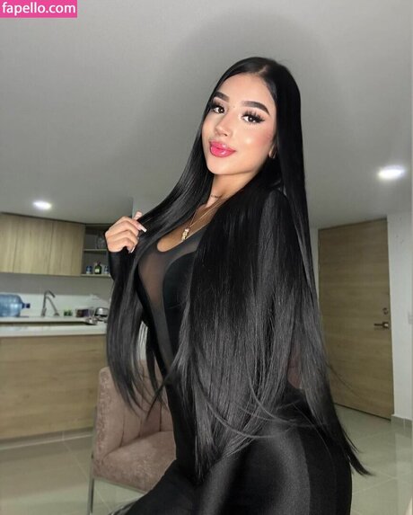 Naakte gelekte OnlyFans-foto van Esmeralda Arango