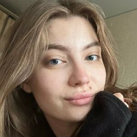 Naakte gelekte OnlyFans-foto van Milajen