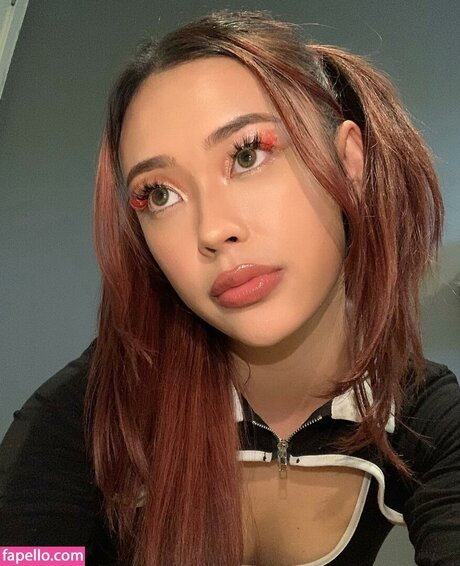 Naakte gelekte OnlyFans-foto van Nunubleu