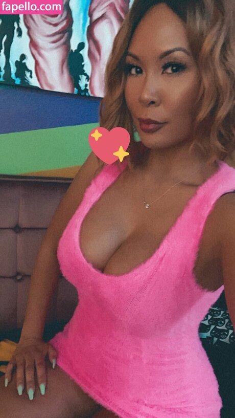 Naakte gelekte OnlyFans-foto van Shaye Sanjuan