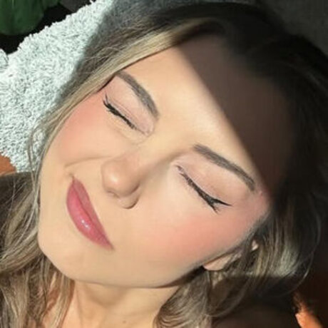 Naakte gelekte OnlyFans-foto van Rebel Masel