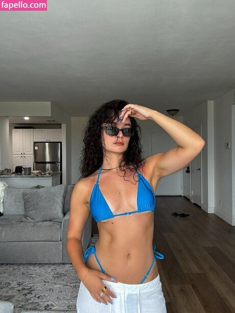 Naakte gelekte OnlyFans-foto van Okaycoolgigi