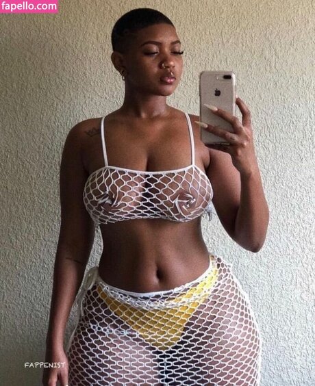 Naakte gelekte OnlyFans-foto van Jada Kingdom