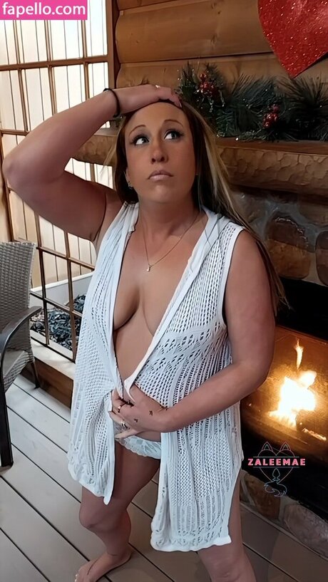Naakte gelekte OnlyFans-foto van Zaleemae