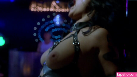 Jennifer Tilly